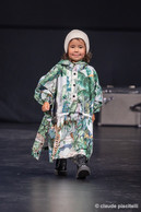 Présentée à la Semaine de la mode luxembourgeoise en septembre 2023, la nouvelle marque d’Elena Gromova s’appelle No.Rainer et propose des trenchs et des ponchos imperméables (y compris des ponchos pour enfants) fabriqués à partir de polyester recyclé. (Photo: Claude Piscitelli)