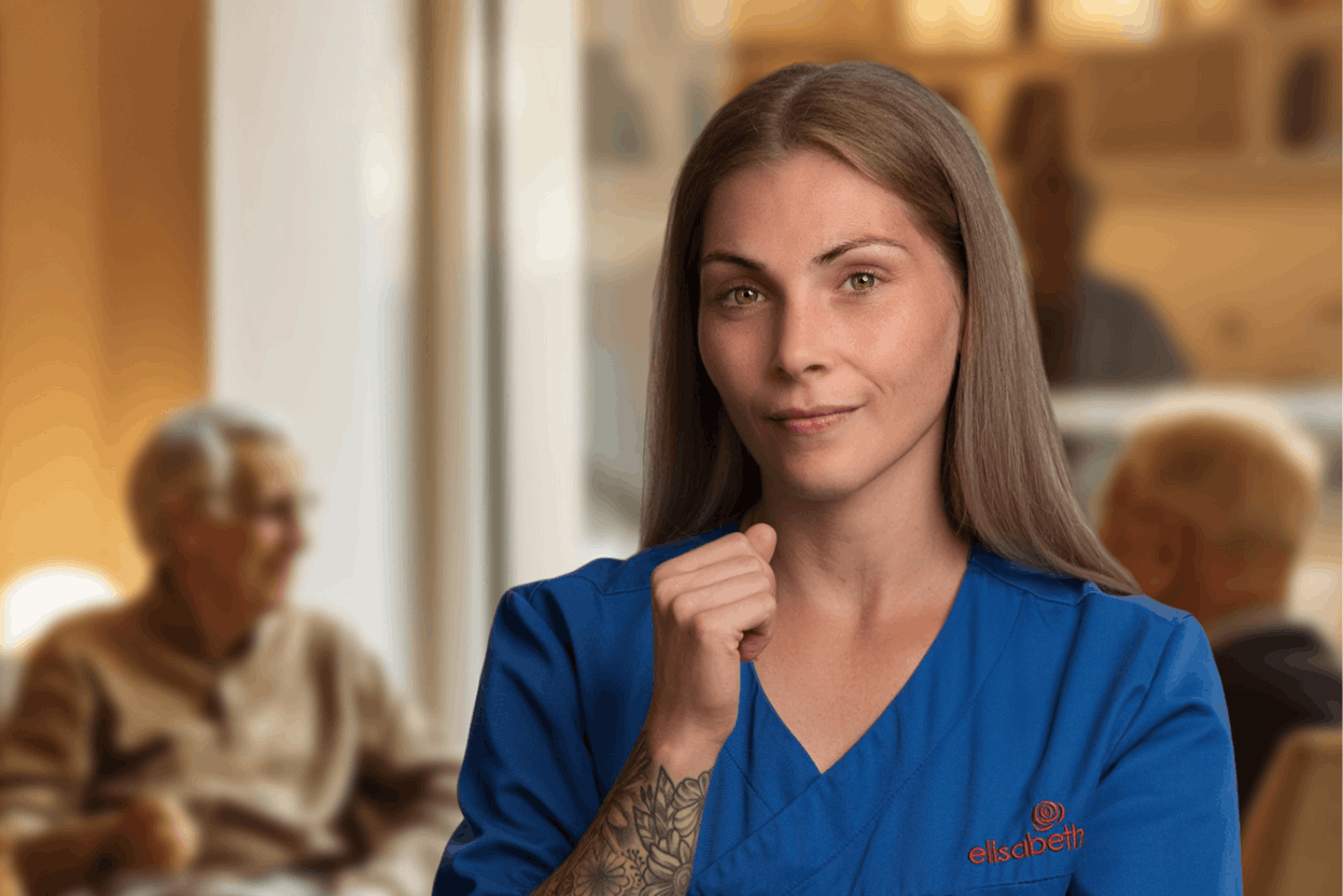 Trois collaborateurs d’Elisabeth sont les visages de la campagne «Le Pacte humain». Ils incarnent au quotidien l’engagement et les valeurs du groupe auprès des bénéficiaires. (Photo: Wili)