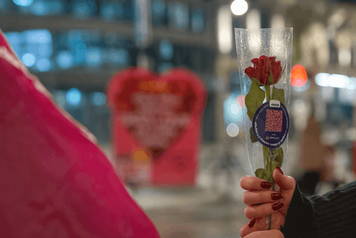 A highly anticipated event for Luxembourgers: the moment when Eltrona goes out to meet the public to celebrate Valentine’s Day. Photo: JC Decaux