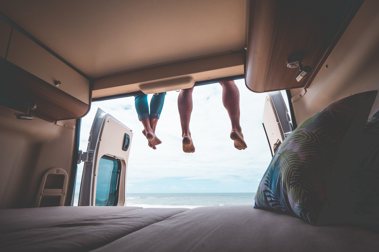 Seuls au bout du monde? De la route, plutôt. Vans et camping-cars font de plus en plus d’adeptes sur fond de pandémie, qui limite les voyages et accroît le besoin de sécurité. (Photo: Shutterstock)
