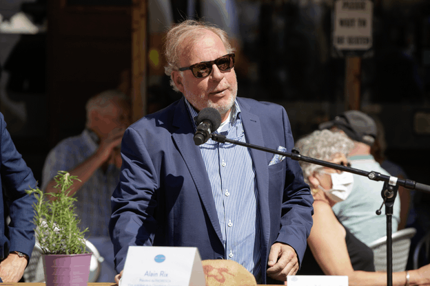 Mercredi, les terrasses étaient déjà pleines. Alain Rix, président de l’Horesca, s’attend à des résultats aussi satisfaisants dans les restaurants ce week-end. (Photo: Romain Gamba/Maison Moderne)