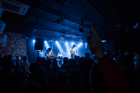 Avec sa programmation pointue, son nouveau concept de stand-up et ses concerts intimistes, De Gudde Wëllen est un des endroits de rencontre incontournables pour les amateurs de culture et de bonne musique, qui laisserait un grand vide s'il venait à fermer... (Photo : MIKE ZENARI)