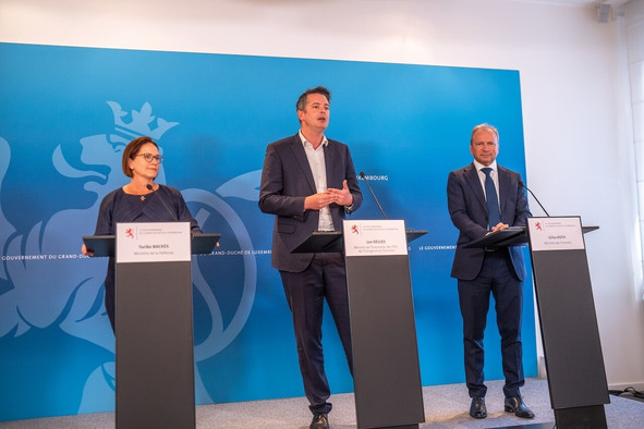 Pour Yuriko Backes, Lex Delles et Gilles Roth, le Fonds national de défense va permettre de transformer des dépenses obligées en leviers de croissance économique. (Photo: SIP)