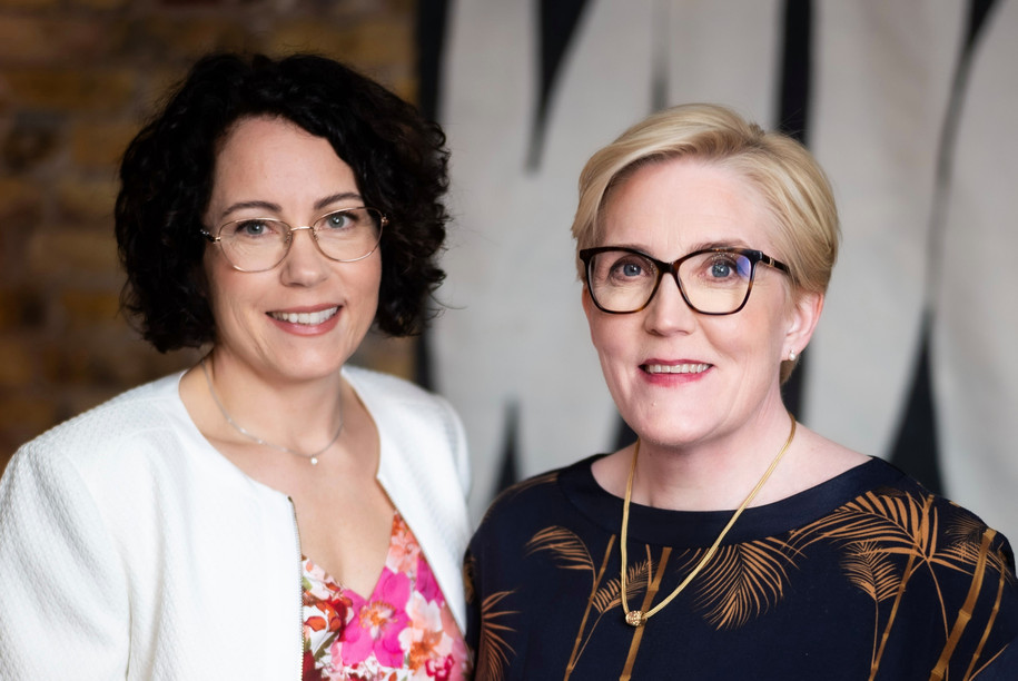 (l-r) Denise Johansson and Monika Liikamaa, Co-Founders and Co-CEOs of Enfuce, at the announcement of the company’s partnership with Monizze to launch open-loop employee benefit cards in the Benelux region, 2 December 2025. Photo: Enfuce