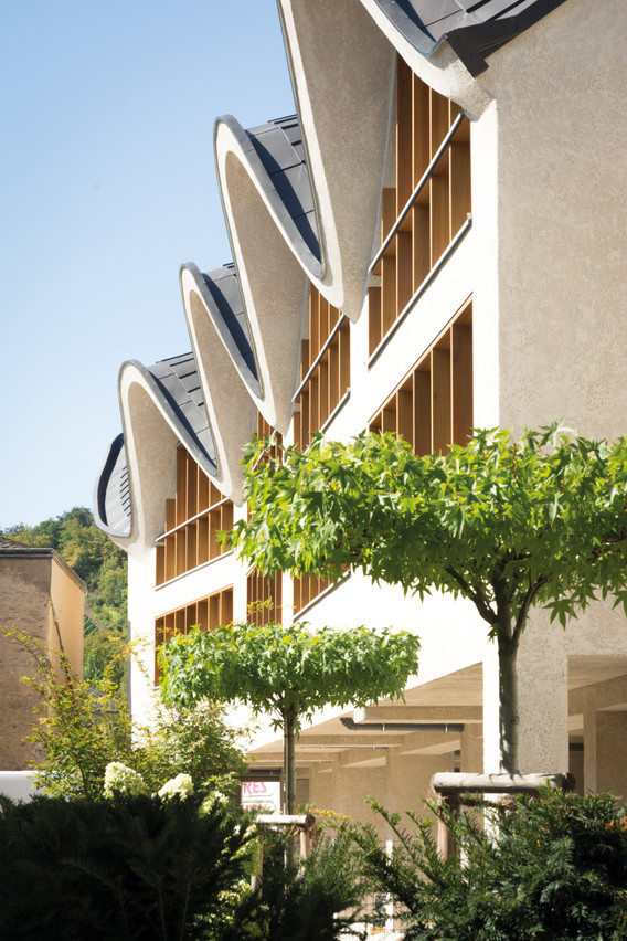  The challenge of breathing new life into a vineyard estate by transforming it into a residential property deeply rooted in its local area has been successfully met here.  (Photo: Valentiny Architects)