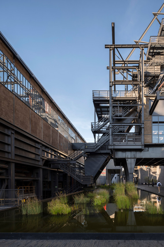 In this project, the industrial heritage has been preserved and even celebrated.  (Photo: BFF architecture & urbanisme)