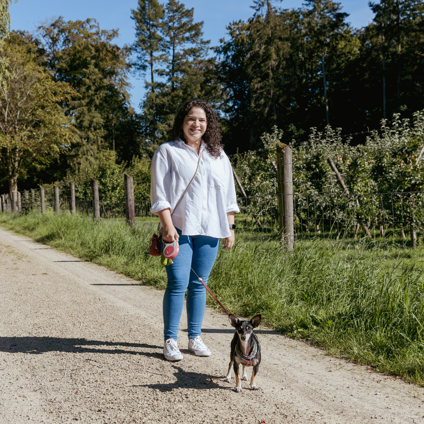 Valerie Claros and her dog Polly enjoy walks in this apple orchard in Steinsel. Photo: Romain Gamba