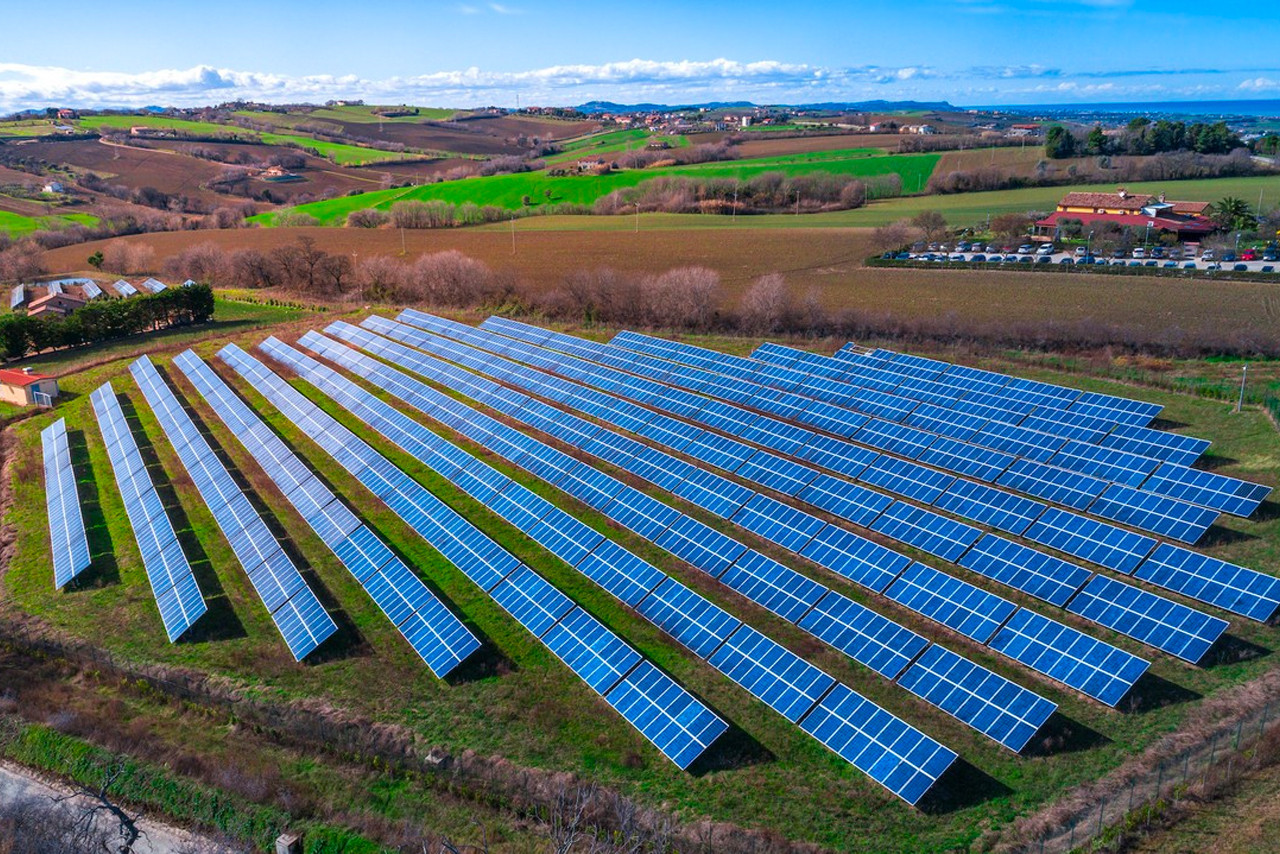 After proceedings in Italy and Luxembourg, the Norwegian company EAM Solar is suing Enovos in Oslo in the case of the Italian installations sold on the eve of a spectacular raid by the Milan public prosecutor's office. (Photo: Shutterstock)