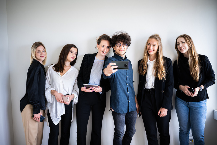 L’enquête en ligne fournit des informations intéressantes sur les habitudes et les intentions d’utilisation, ainsi que sur les effets positifs et négatifs de la consommation élevée de médias sociaux dans la tranche d’âge de 15 à 25 ans. (Photo: Martini Média)