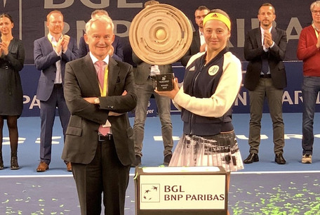 Marc Lenert, membre du Comité exécutif de BGL BNP Paribas et la gagnante de l’édition 2019 de l’Open : Jelena Ostapenko Photo : BGL BNP Paribas