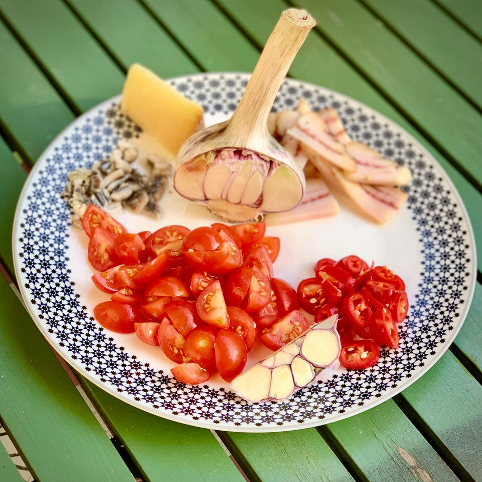 En attendant l’arrivée de l’aglione sur les étals luxembourgeois, il est possible de le remplacer par de l’ail frais…  Maison Moderne
