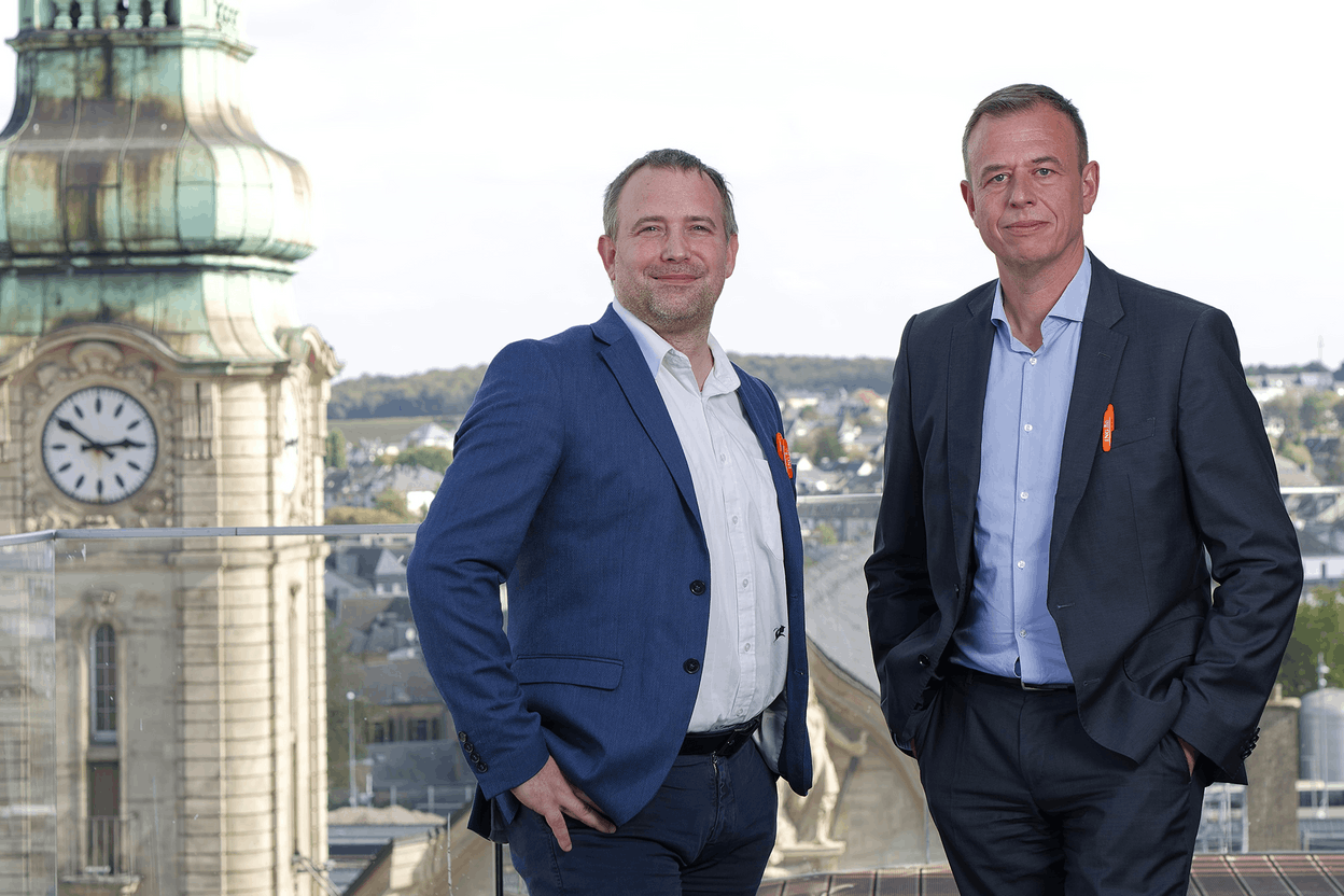 Gaëtan De Weerdt, Conducing Officer (à gauche) et Gauthier Henin, Head of Portfolio Management (à droite) au sein d’ING Solutions Investment Management (ISIM) (Photo: Laurent Tresch – ING Luxembourg)