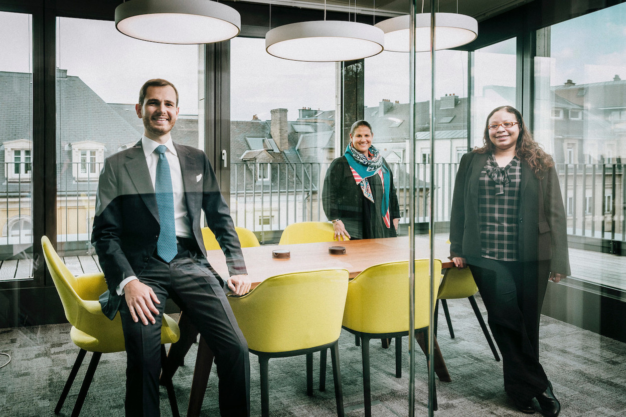 Daniel Ciarrocchi, Maren Stadler-Tjan and Lauren Harris from Clifford Chance Luxembourg. (Crédit: Gaël Lesure) 
