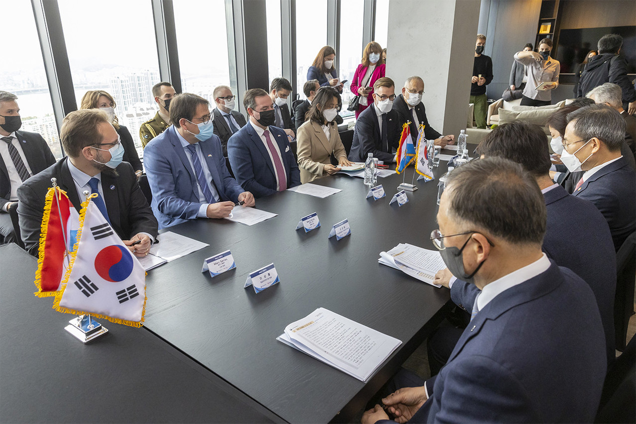 La délégation luxembourgeoise lors de la signature du protocole d’accord avec son homologue sud-coréenne. (Photo: SIP/Julien Warnand)