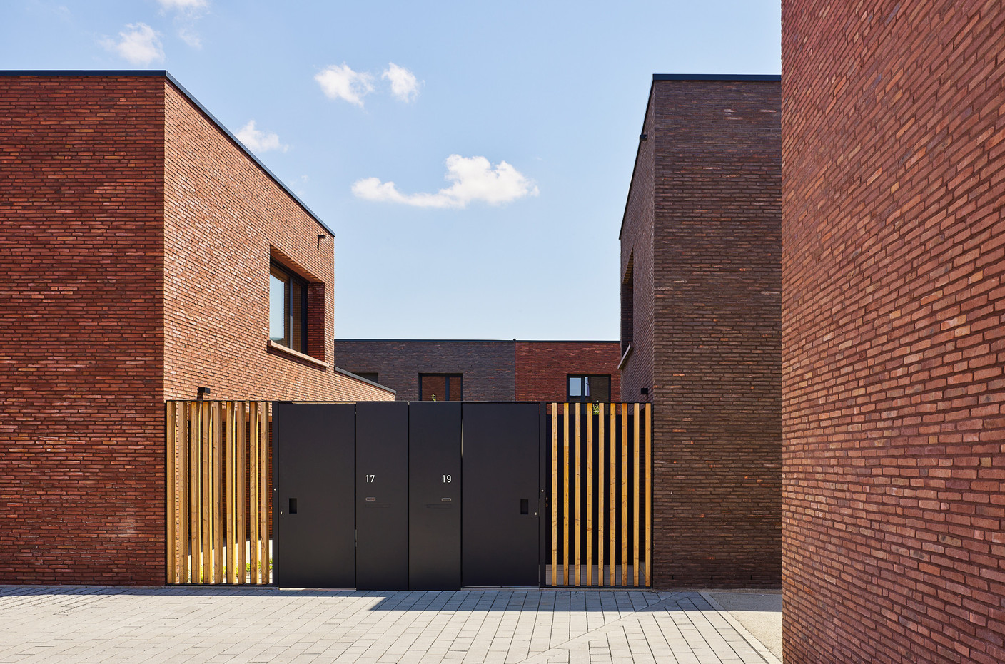 Une harmonie de matériaux est mise en œuvre: briques, bois, métal. (Photo: Lukas Roth)