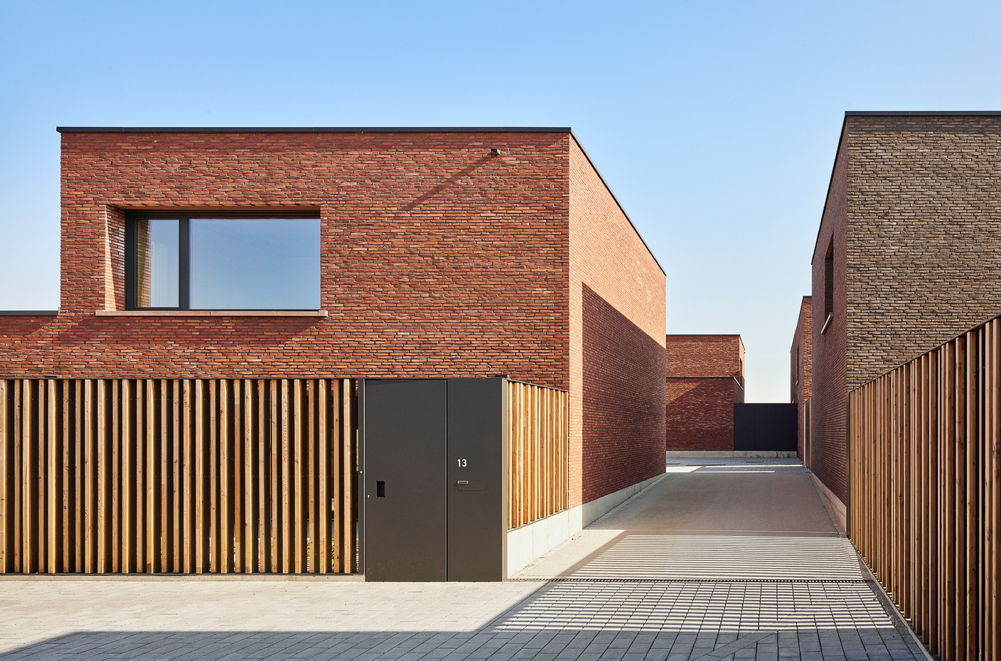 Les maisons présentent des revêtements de façade en briques. (Photo: Lukas Roth)