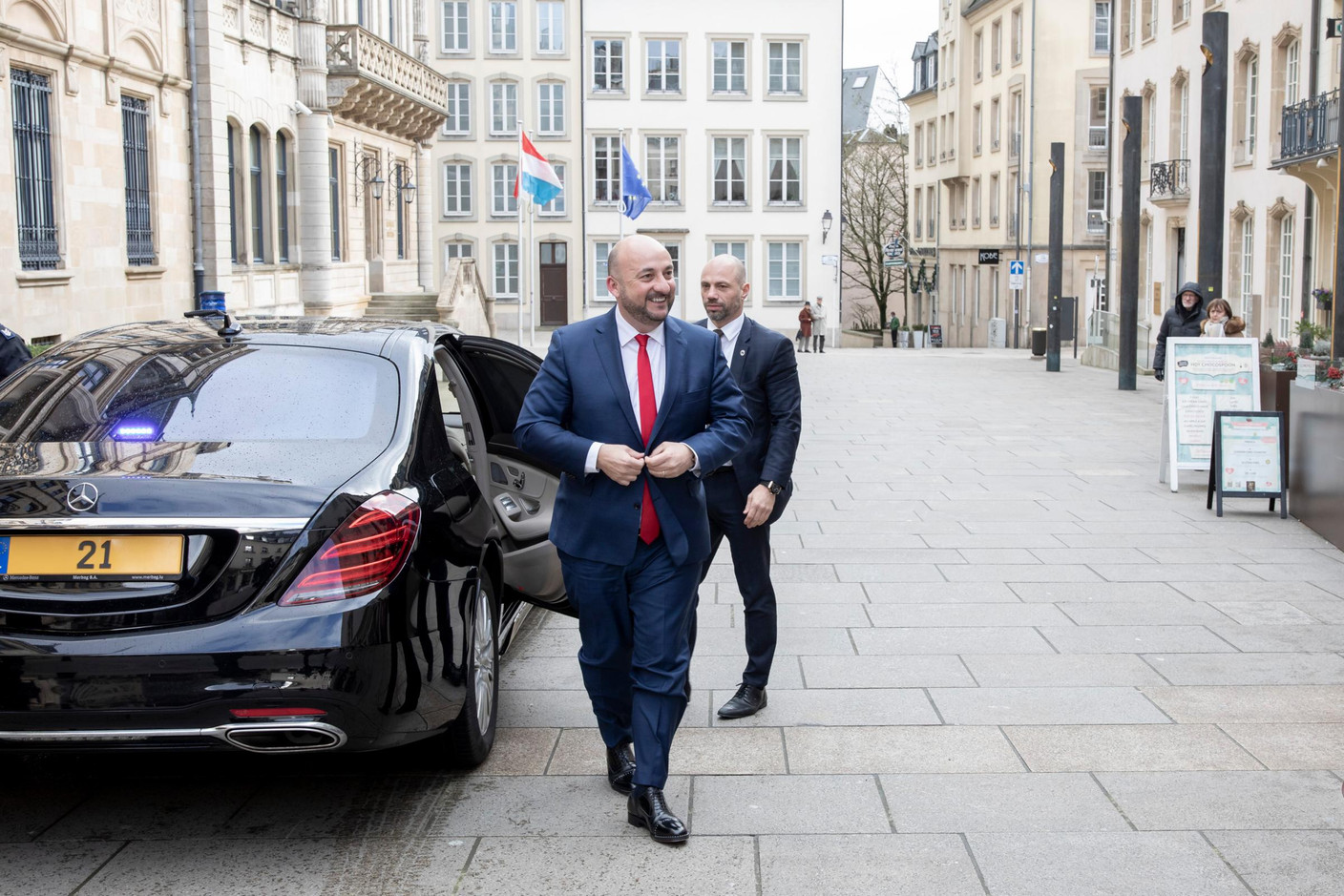 Les adieux d’Étienne Schneider en tant que membre du gouvernement. Tout sourire au moment d’arriver pour son audience auprès du Grand-Duc. (Photo: Jan Hanrion/Maison Moderne)