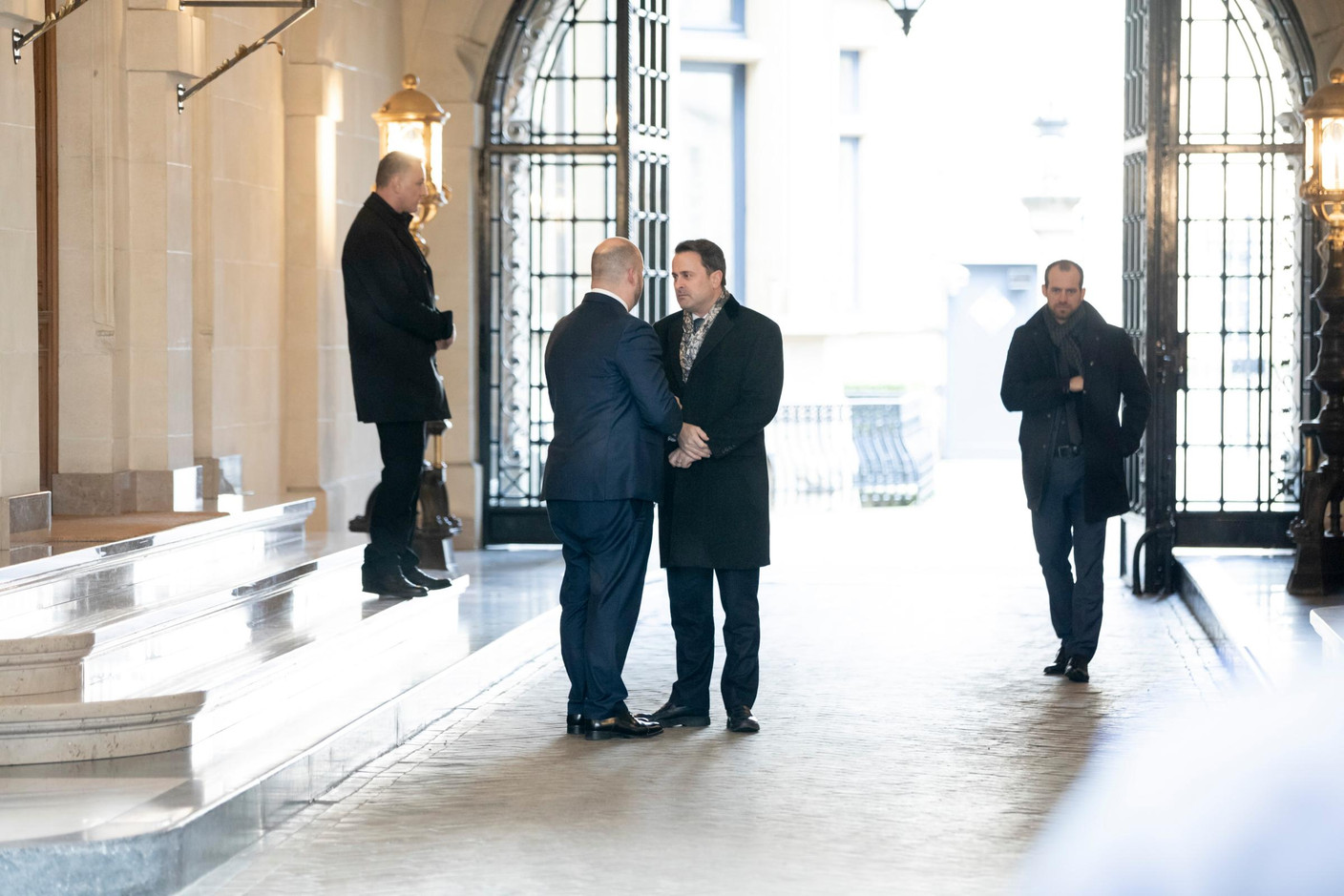 Xavier Bettel l’a salué chaleureusement lors de son départ. (Photo: Jan Hanrion/Maison Moderne)