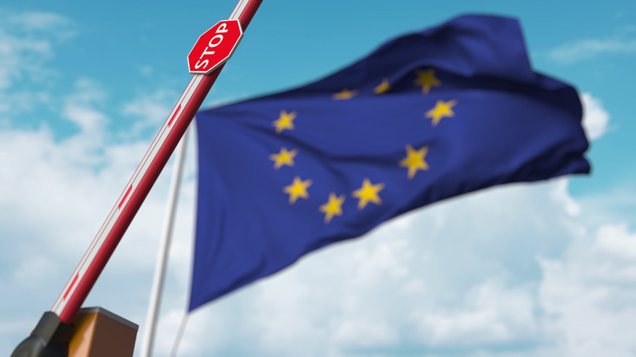The European Council revised its non-binding guidance on 30 August 2021, taking the US and Israel off its list of countries “for which travel restrictions should be lifted” due to the Delta variant. Photo: Novikov Aleksey / Shutterstock