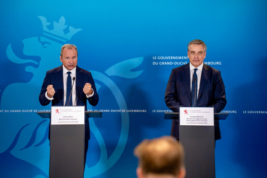 (“This government wants to boost construction, but it does not want to finance luxury,” said  Finance Minister Gilles Roth, speaking besides Housing and Spatial Planning Minister Claude Meisch.  Photo: SIP