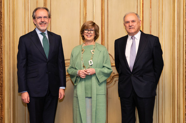 De gauche à droite: José Luis Acea, CEO de Banca March; Valérie Urbain, CEO d’Euroclear; et Luis Lada, président d’Inversis, à la suite de la décision d’Euroclear de porter sa participation dans Inversis à 90%. (Photo: Euroclear)