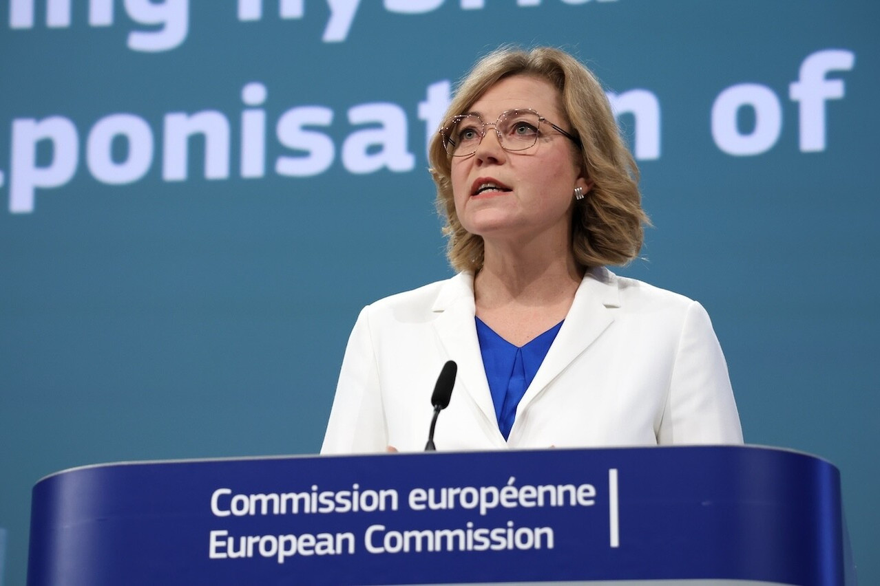 The European Commission’s executive vice-president, Henna Virkkunen, has presented the new action plan aimed at making artificial intelligence a cornerstone of European cybersecurity. (Photo: Shutterstock)
