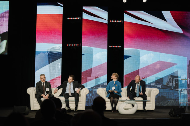 Gast Juncker (Elvinger Hoss Prussen), Gerald Rehn (BNY Mellon Investment Management), Micaela Forelli (M&G International Investments) et Jean-Marc Goy (Capital Group). (Photo: Marion Dessard)