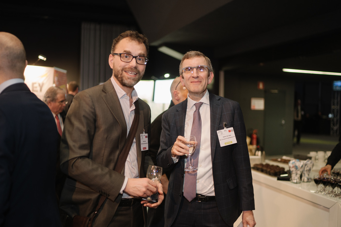 Thierry Detz (BNP Paribas Securities Services) et Stefan Van Geyt (KBL) (Photo: Marion Dessard)