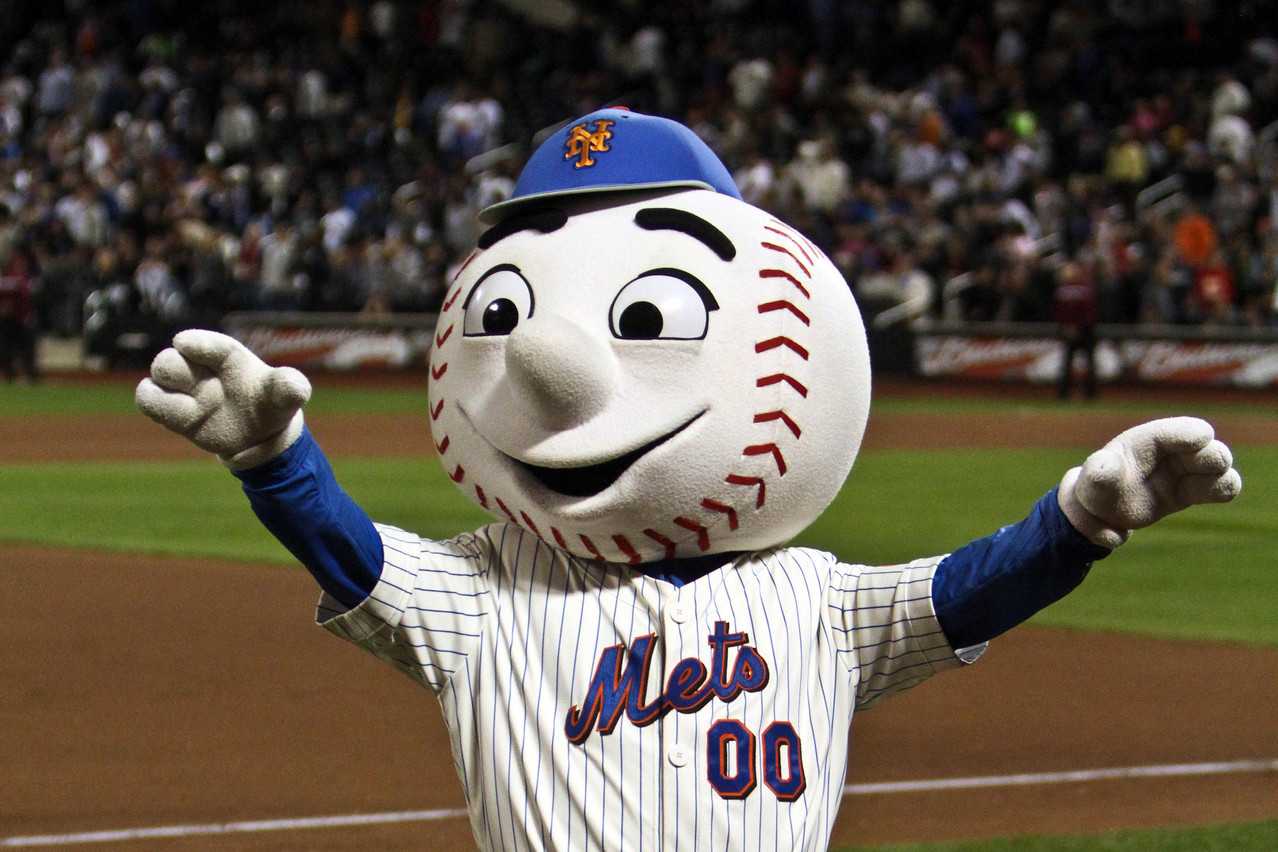 The “seventh inning stretch” being led by person/object Mr. Met. Photo: Debby Wong / Shutterstock.