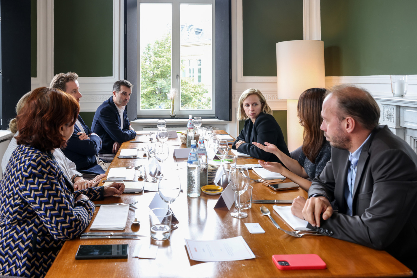 Niv Dasgupta (Logitech Solutions), Esther Pierard (Paperjam+Delano Business Club), Patrick Van Egmond (LuxMobility), Renaud Le Squeren (DSM Avocats à la Cour), Aurélia Feltz (Beelex), Soyeh Kim (SkyinQ) and Nicolas Hurlin (The Recruiter) at a TGIF lunch on 29 September 2023. Photo: Marie Russillo/Maison Moderne