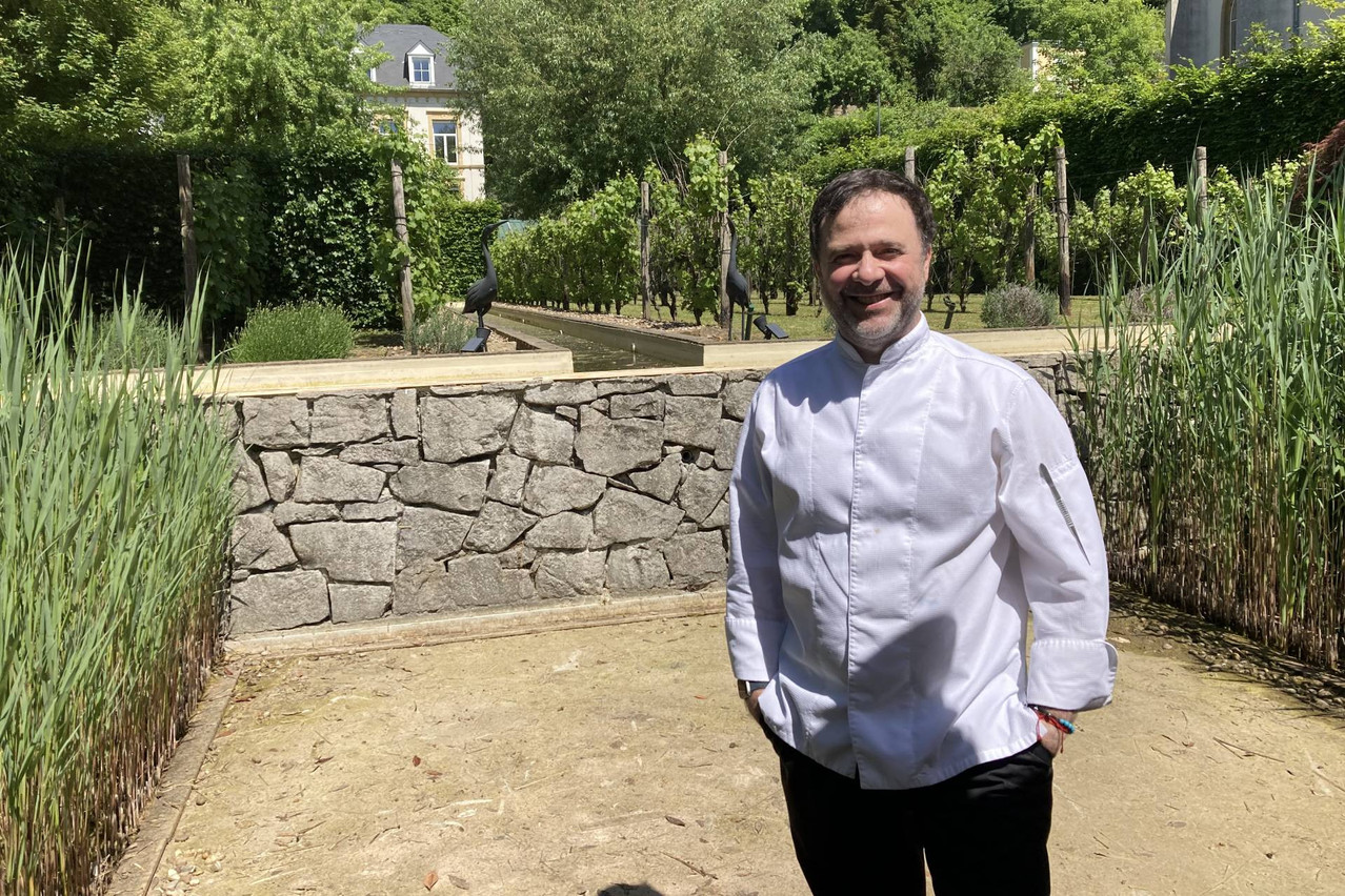 Fabrice Salvador vient de prendre la direction des cuisines du restaurant Les Jardins d’Anaïs. (Photo: Céline Coubray)