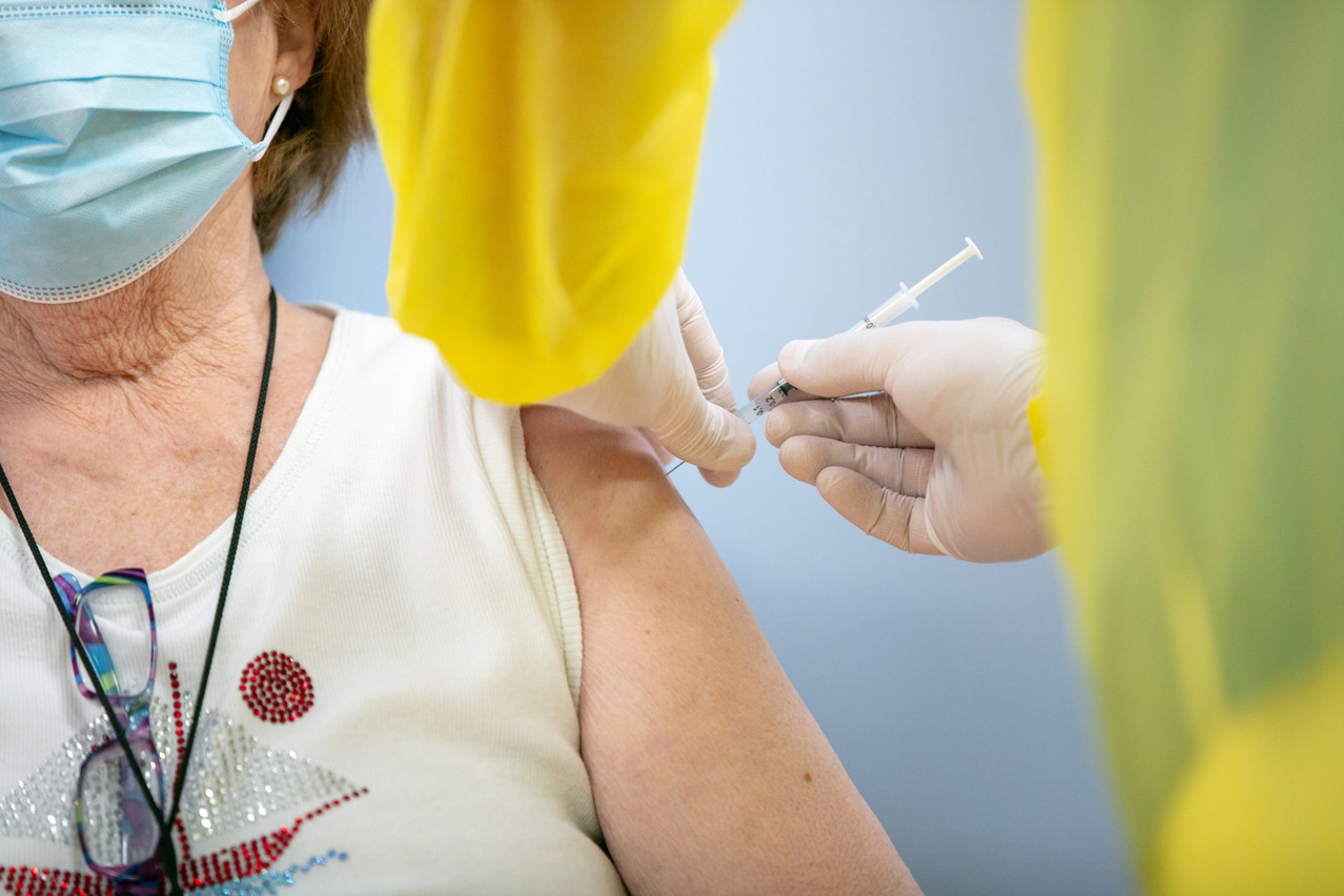 Un vacciné a, selon les chiffres de la semaine du 15 au 21 novembre, deux fois moins de risque d’être infecté. (Photo: Romain Gamba/Maison Moderne/Archives)