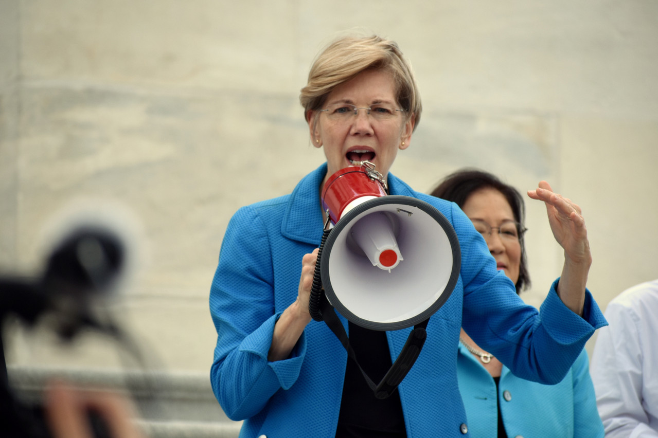 Porte-voix de ceux qui pensent que les Gafa devraient être démantelés, la sénatrice Elizabeth Warren trouvera un Mark Zuckerberg déterminé à ne pas se laisser faire. (Photo: Shutterstock)