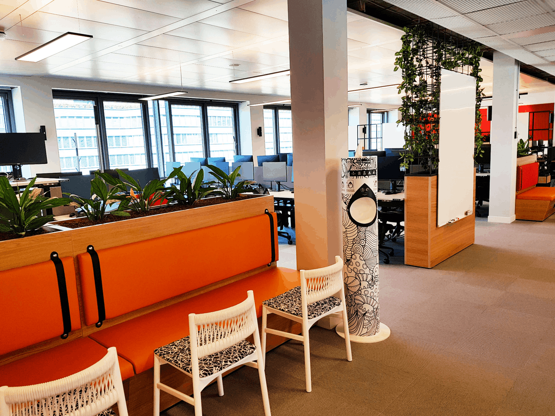 Les clean box Samsic, des banques de gel hydroalcoolique personnalisables. Crédit: Samsic