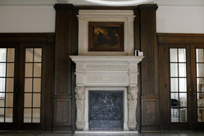 An old fireplace in the main entrance Matic Zorman / Maison Moderne