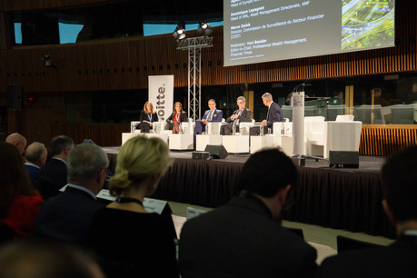 Les régulateurs présents sur scène se sont chargés de rappeler quelques fondamentaux de la lutte anti-blanchiment. (Photo: Romain Gamba/Maison Moderne)