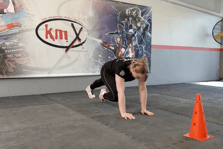 Krav Maga Center «By Kickyoufit» propose une série d’exercices simples à faire à la maison.  (Photo: Krav Maga Center «By Kickyoufit»)