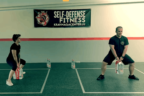 Krav Maga Center «By Kickyoufit» propose une série d’exercices simples à faire à la maison. (Photo : Krav Maga Center «By Kickyoufit»)