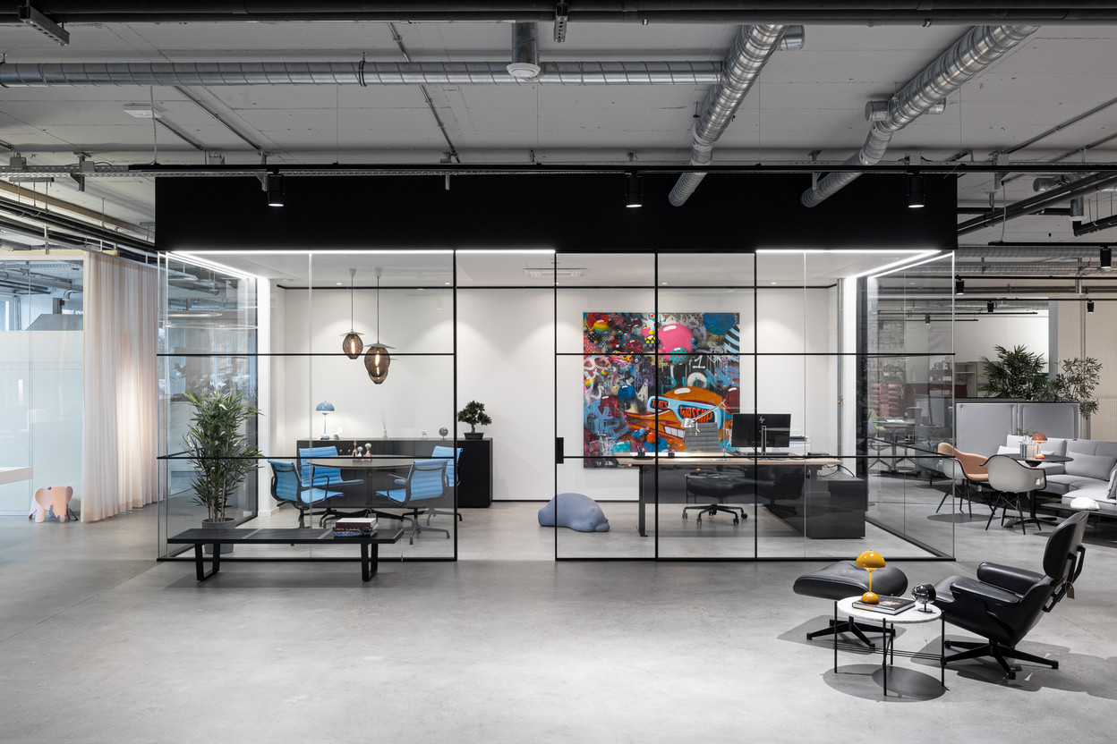 Vue sur l’entrée des showrooms Bureau Moderne et Reed&Simon. Vincent Remy