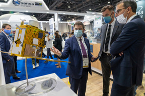 Fayot visited the Thales Alenia Space stand and met its CEO Hervé Derrey who announced the opening of a digital centre in Luxembourg © SIP / Emmanuel Claude