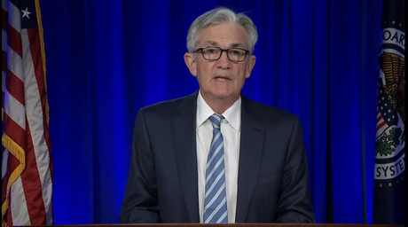 Satisfait de l’évolution de l’emploi et de l’inflation, Jerome Powell annonce une baisse du soutien à l’économie américaine. Mais la croissance étant encore jugée fragile, les taux d’intérêt ne devraient pas augmenter avant 2023. (Photo: Federal Reserve)