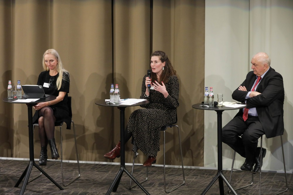 Géraldine Mersch (au centre), avocate, est intervenue lors de la table ronde de la FTI. (Photo: Fédération luxembourgeoise des travailleurs intellectuels indépendants)