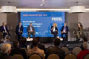 (l-r) Jean-Louis Schiltz, vice-president, Fedil; Claude Meisch (DP), minister for higher education and research; Jens Kreisel, rector, University of Luxembourg; Joëlle Welfring (déi Gréng), minister for the environment, climate and sustainable development; Jose Morente, managing partner, Antal Luxembourg; Sabine von der Recke, board member, OHB System AG. Photo: Romain Gamba/Maison Moderne