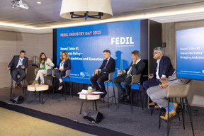 René Winkin, General Manager, FEDIL, Anne Calteux, Head of Representation of EU Commission to Luxembourg, Jana Meisser, Head of Special projects, Long products, ArcelorMittal, Franz Fayot, Minister of the Economy, Christophe Hansen, Member of the European Parliament, et Pierre Laffont, Director, EU Affairs, France Industrie. (Photo: Romain Gamba/Maison Moderne)