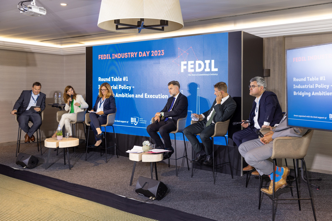 René Winkin, General Manager, FEDIL, Anne Calteux, Head of Representation of EU Commission to Luxembourg, Jana Meisser, Head of Special projects, Long products, ArcelorMittal, Franz Fayot, Minister of the Economy, Christophe Hansen, Member of the European Parliament, et Pierre Laffont, Director, EU Affairs, France Industrie. (Photo: Romain Gamba/Maison Moderne)