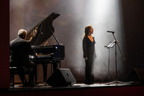 Soprano Luisa Mauro accompanied by Dorel Dornéanou © claude piscitelli