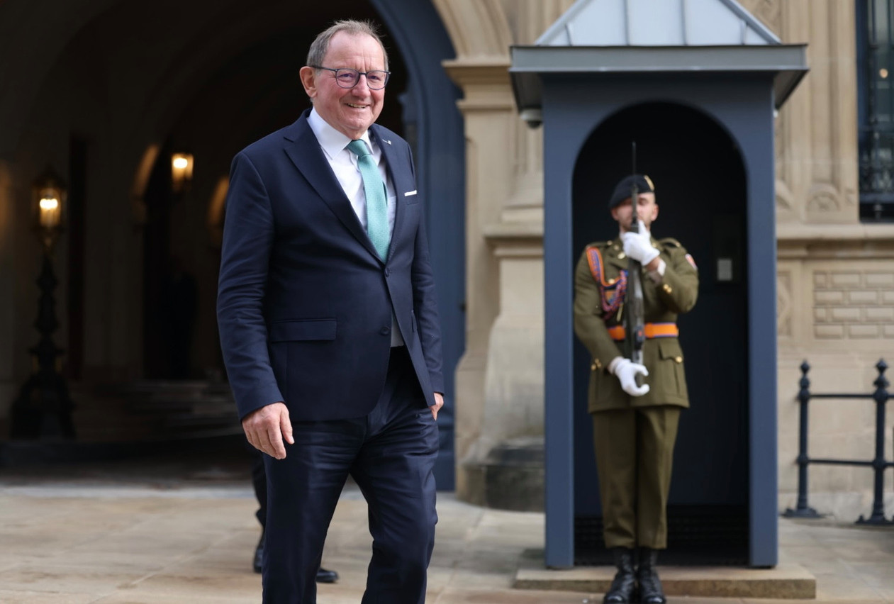 Fernand Etgen leaving the Grand Ducal Palace in October 2023 following the resignation of the Bettel government following the legislative elections. (Photo: Archives/Paperjam)