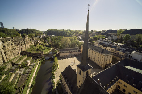 Le parvis de Neimënster permet d’accueillir des concerts en plein air, ce qui est autorisé dans le cadre des mesures sanitaires. (Photo: Neimënster)