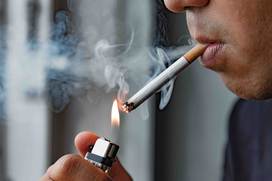 Men are on average more likely to smoke in Luxembourg. However, Luxembourg citizens are starting to drop the habit, says a Eurostat study. Photo: Shutterstock