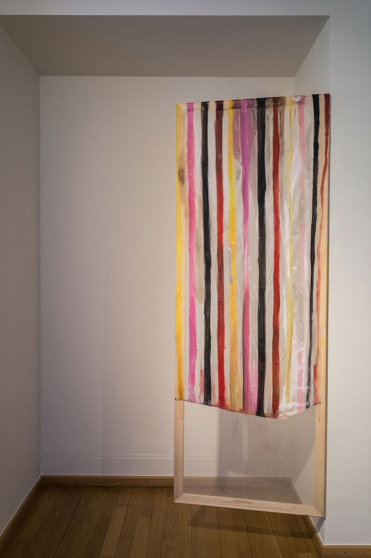 «Papier Cadeau», 2019, painting, 70x190cm (Photo: Cercle Cité, Mike Zenari) 